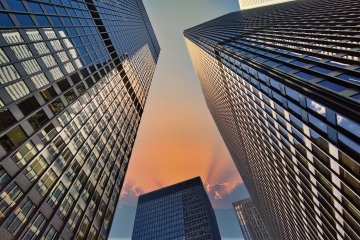 Horizon urbain du quartier financier de Toronto au lever du soleil.